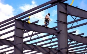 construcción de acero